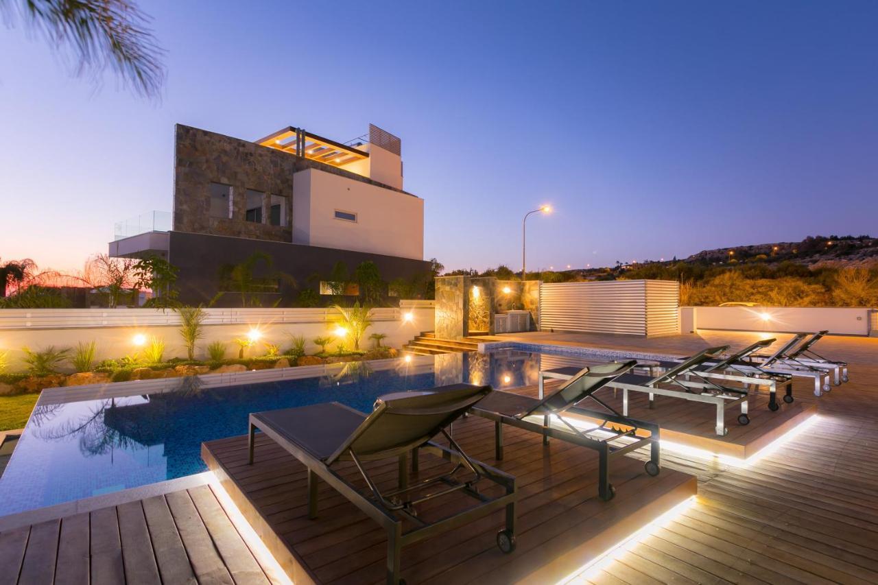 Sea Pearl Beachfront Villas - Breeze Aya Napa Dış mekan fotoğraf