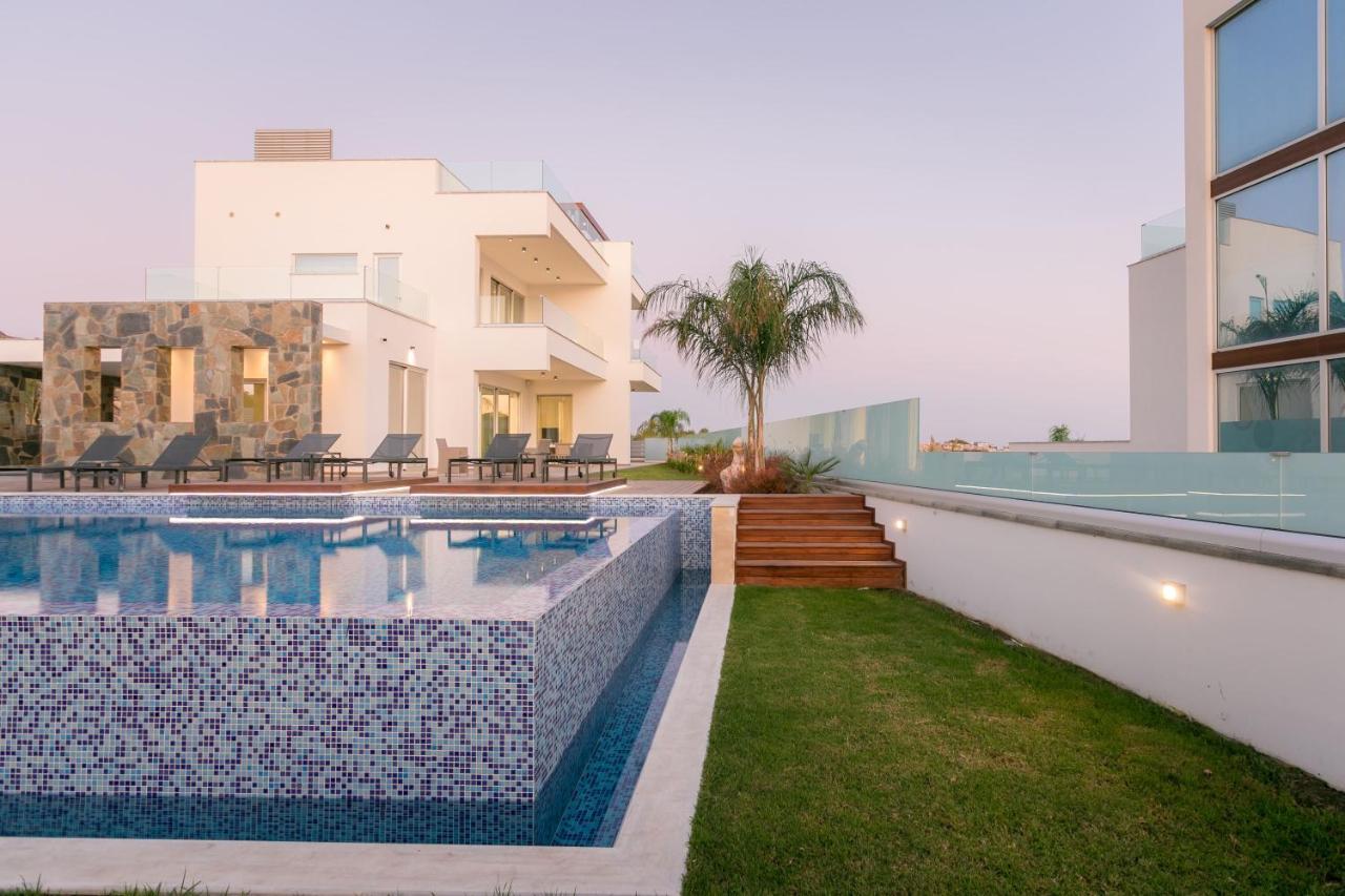 Sea Pearl Beachfront Villas - Breeze Aya Napa Dış mekan fotoğraf