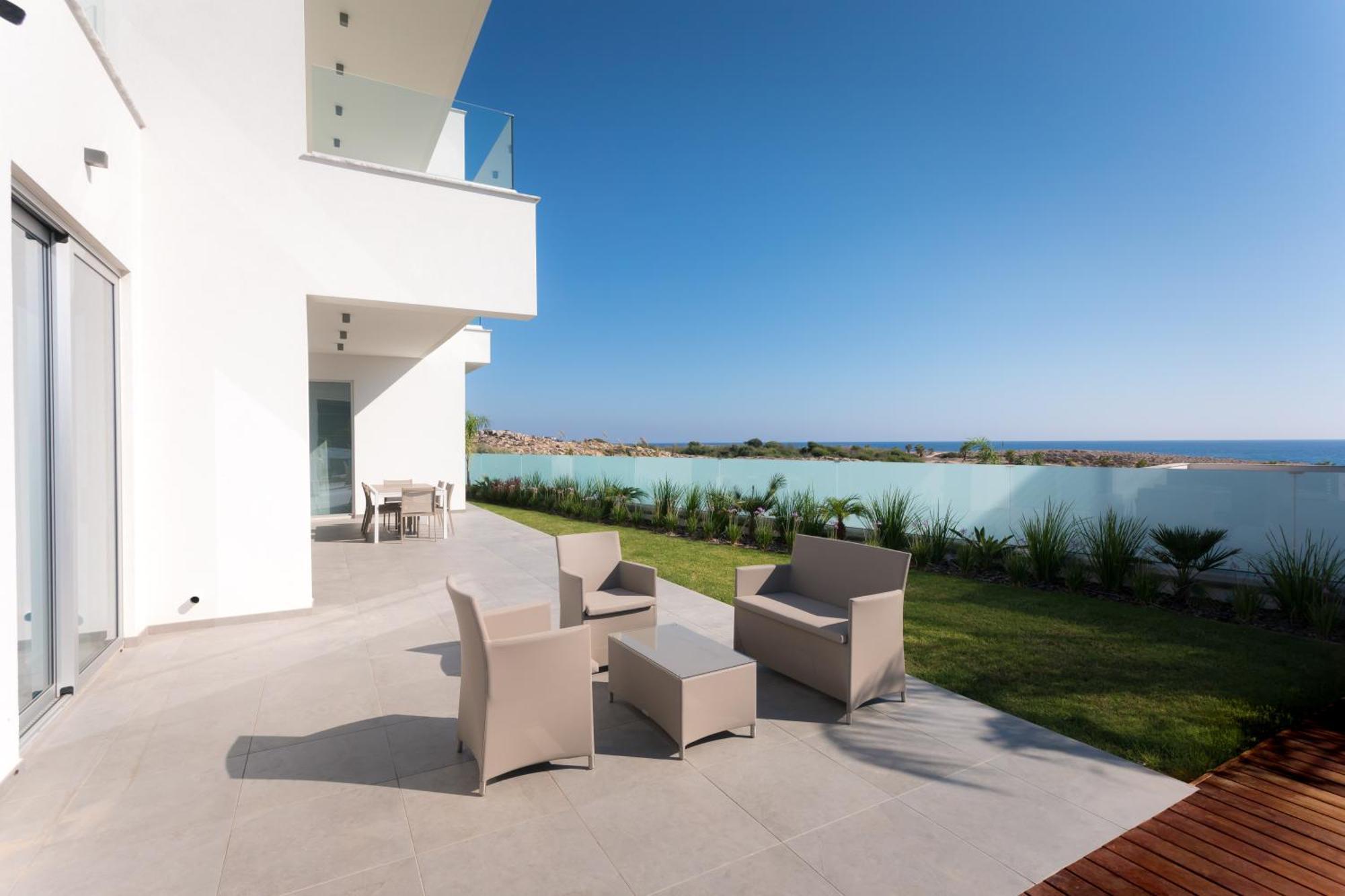 Sea Pearl Beachfront Villas - Breeze Aya Napa Dış mekan fotoğraf